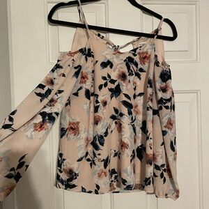 Floral Cold Shoulder Monteau Shirt in M